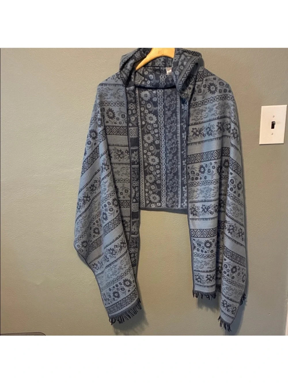 Two Toned Bohemian Blue Floral Patterned Hooded Shawl Wrap Hooded One Size - Picture 4 of 9